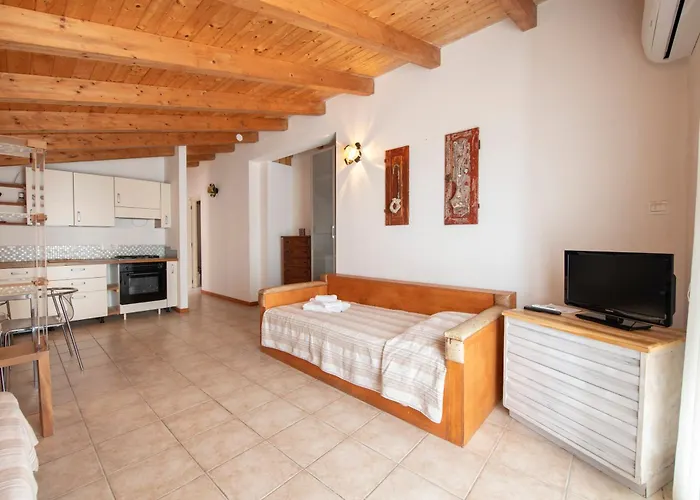 Apartamento 211b - Acacia, Terrazza Giardino E Piscina *